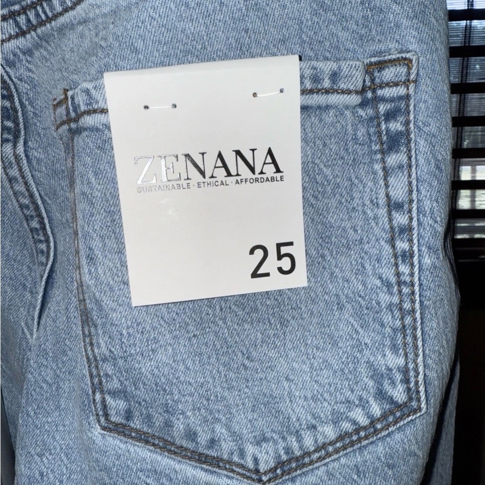 Zenana Women’s Sz 25 Size 2 Light Wash Boyfriend Cuff Wide Leg High Rise Jeans - Picture 5 of 7